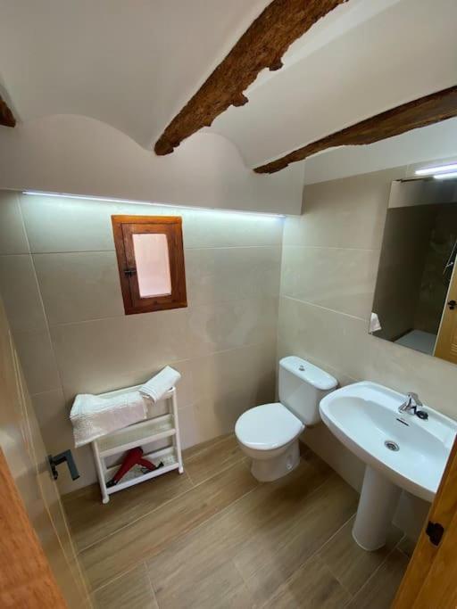 Villa Sol Casa Con Cueva Privada Y Vistas A La Iglesia Requena Kültér fotó
