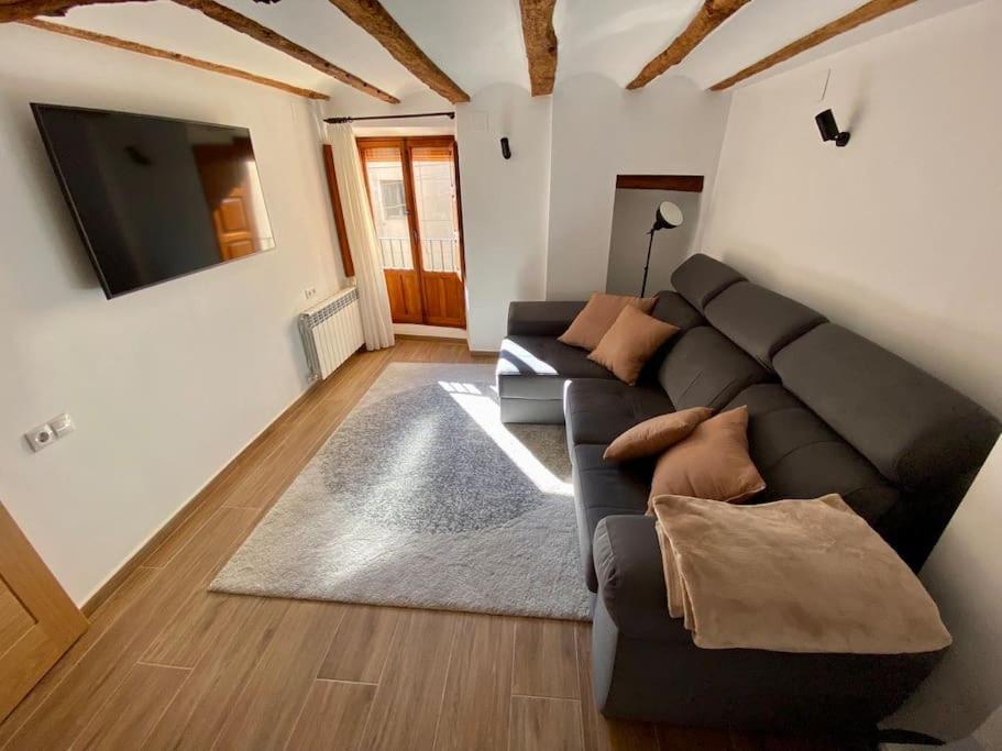 Villa Sol Casa Con Cueva Privada Y Vistas A La Iglesia Requena Kültér fotó
